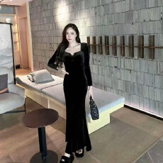 批发法式纯欲方领高腰显瘦细闪丝绒鱼尾长裙打底<b class='q'>连衣裙</b>