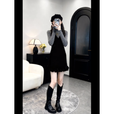 批发纯欲辣妹半高领波点上衣女早秋收腰<b class='q'>丝绒</b>连衣裙两件套