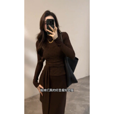 批发苏苏<b class='q'>长裙</b>时尚显瘦假两件拼接秋冬设计时尚复古<b class='q'>连衣</b>裙