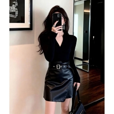 批发秋冬打底衫设计感V领显瘦针织上衣百搭皮裙半身裙两件套装