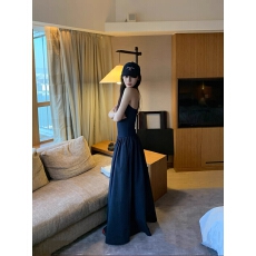 批发SUNONEONE 蓬蓬拼接吊带<b class='q'>连衣裙</b>女春法式设计感修身收腰无袖长裙子