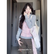 批发2026超火穿搭一整套灰色坎肩针织开衫女春秋<b class='q'>时尚</b>修身系带抹胸套装