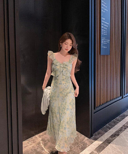 새로운 꽃무늬 V넥 Feifei 측면 감기 대 아름다움 디자인 센스 슬림해 보이는 비스듬한 자르다 여성 드레스