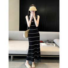 批发韩国千金风撞色钩花黑白<b class='q'>条纹</b>冰丝针织<b class='q'>连衣裙</b>女夏小香风OL背心长裙