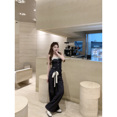 批发麻吉mochi蓝调时分荷叶边一字肩吊带<b class='q'>上衣</b>阔腿裤<b class='q'>牛仔</b>套装女春