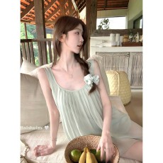 白水女 春与人宜 大圆领背心女夏季度假风飘逸显瘦宽带压褶雪纺衫