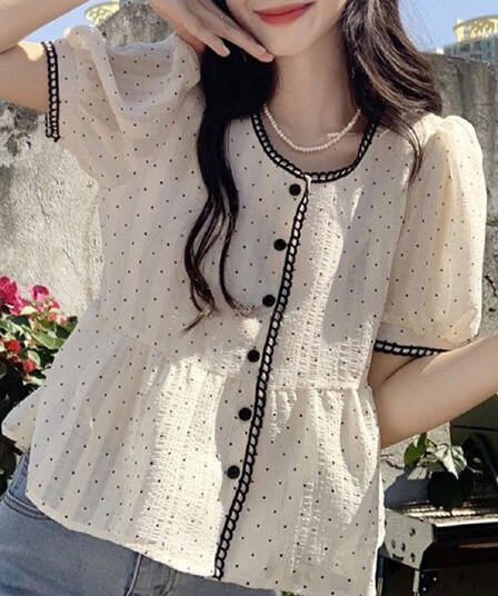 여름 달콤함 Chic 디자인 센스 맨위 티셔츠 여성 작은 대중 품격 루즈핏 도트 무늬 작은 샤넬 스타일 반팔 셔츠 트렌디