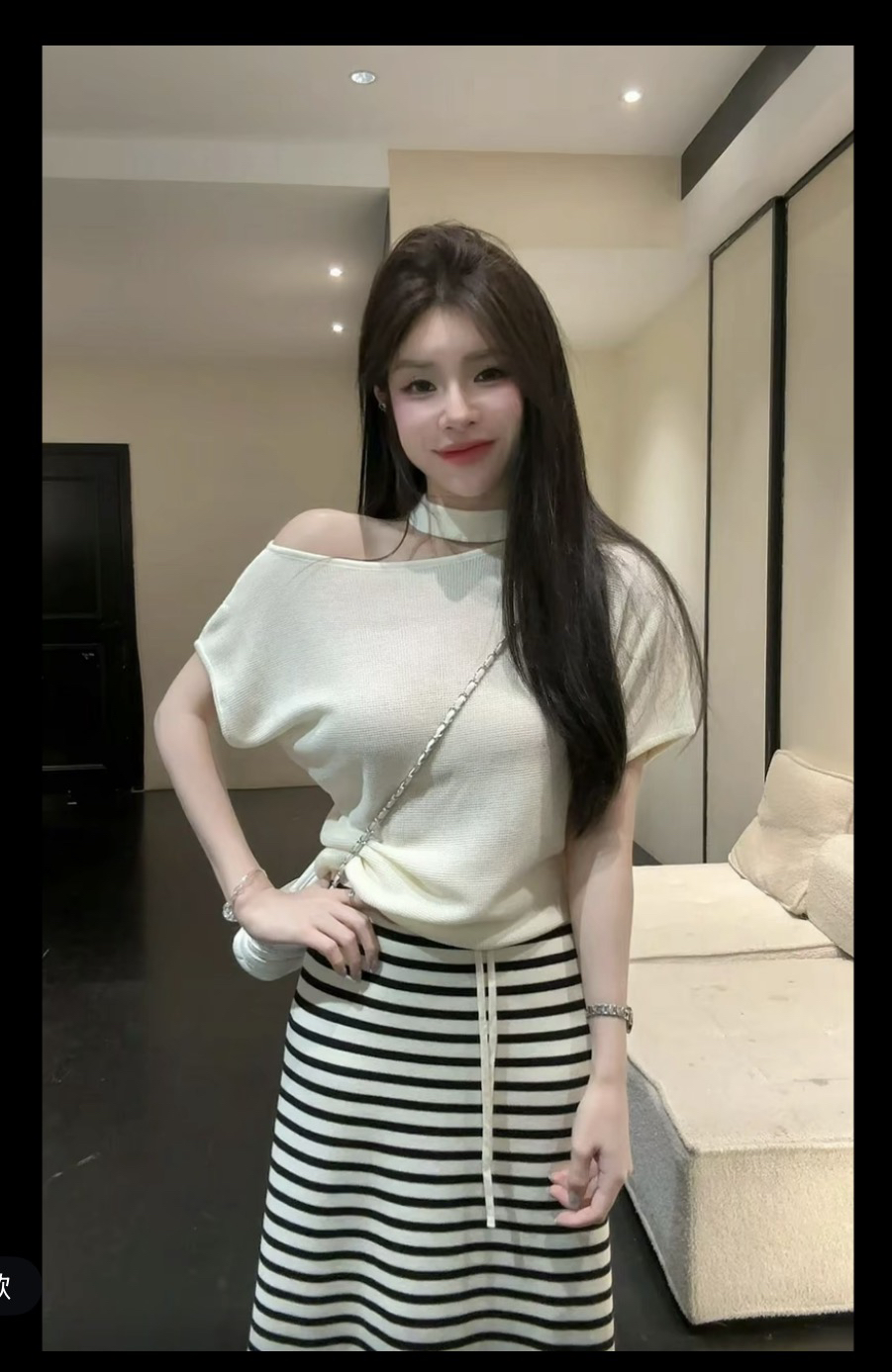 huihui 한 부서 행침 목 오프숄더 티셔츠 불규칙 맨위 코디 스트라이프 반신 치마 세트 여성