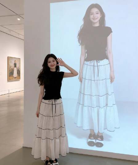 봄 여름 새로운 작은 샤넬 스타일 검정색 반팔 티셔츠 여성 몸매 가꾸기 슬림해 보이는 인사이드 가져 가라. 기본 셔츠 맨위 반 스커트