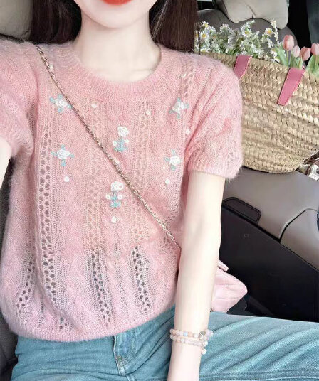 디자인 센스 작은 대중 Chic 고유 한 핑크색 니트 티셔츠 여성 봄 여름 슈퍼 잘 생긴 달콤한 핫걸 긍정적 인 어깨 얇은 스타일 맨위