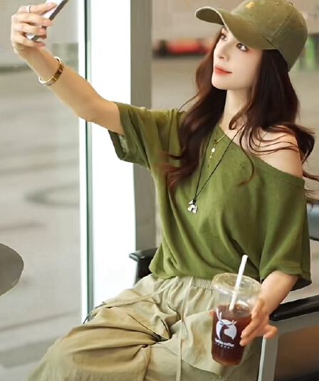 부드러운 찹쌀 한 단어 여름 비스듬한 칼라 오프숄더 미니멀리즘 바람 패션 다용도 오프숄더 티셔츠 맨위 바지