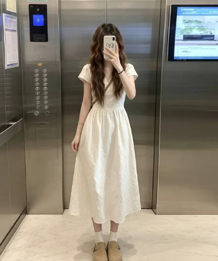 부드러운 바람 화이트 반팔 여성 드레스 2026 여름 새로운 프랑스식 길다 치마 자이언트 잘 생긴 품격 작은 키