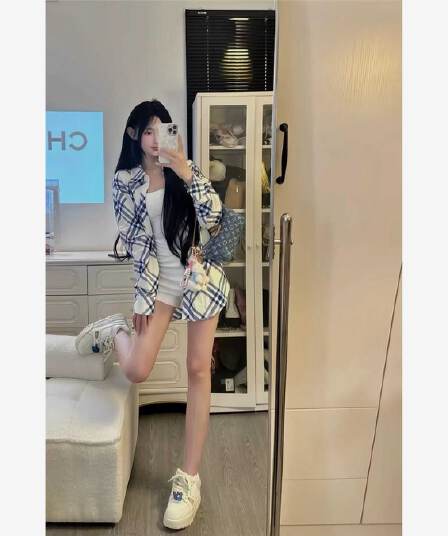 패치워크 색상 블루 화이트 체크무늬 싱글 줄 버튼 폴로 칼라 셔츠 재킷 여름 새로운 휴가 바람 품격 작은 대중 맨위