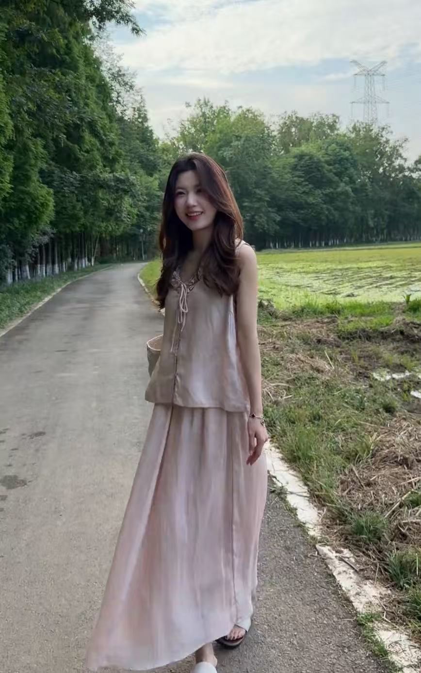 빛 여름 소금 부서 여름 미니멀리즘 빛 요리 한 바람 반팔 셔츠 반신 치마 세트