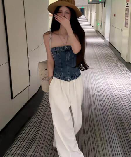 넓은 계속됨 핫걸 순수한 욕망 튜브탑 데님 캐미솔 여름 새로운 몸매 가꾸기 맨위 느긋한 캐주얼 바지 화이트 바지