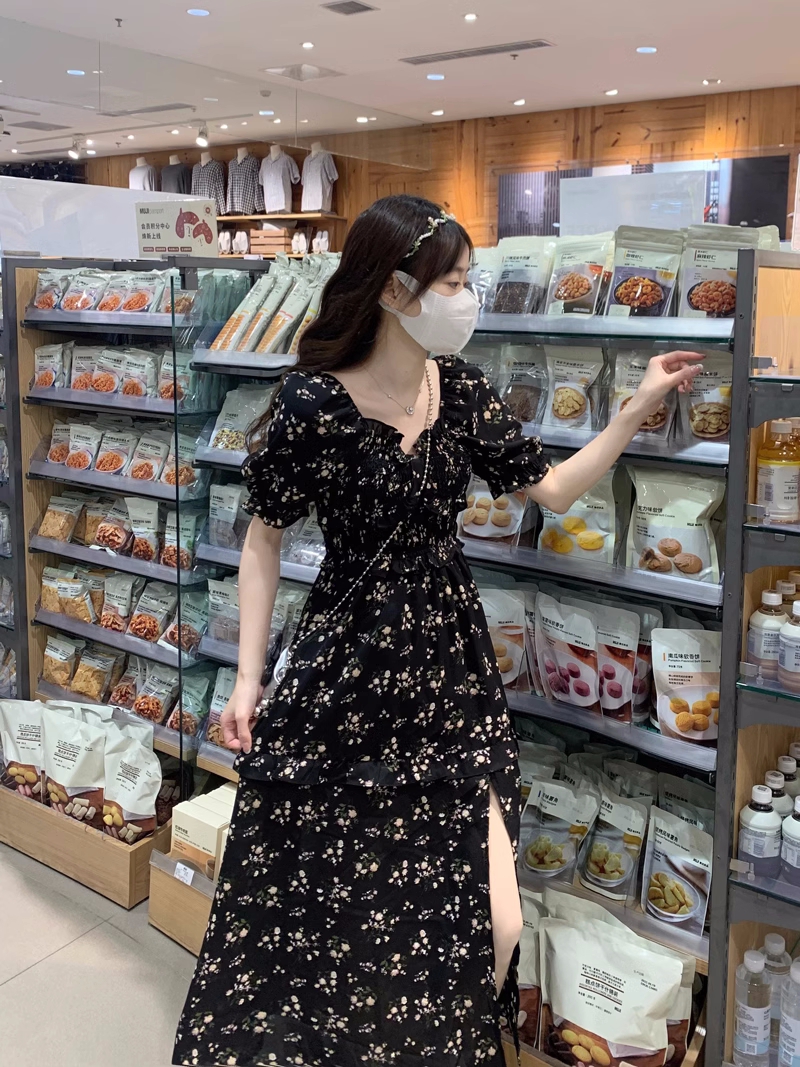 검정색 꽃무늬 여성 드레스 2026 여름 새로운 프랑스식 거품 소매 허리 수축 품격 트임 롱 코트 공주 치마