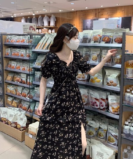 검정색 꽃무늬 여성 드레스 2026 여름 새로운 프랑스식 거품 소매 허리 수축 품격 트임 롱 코트 공주 치마