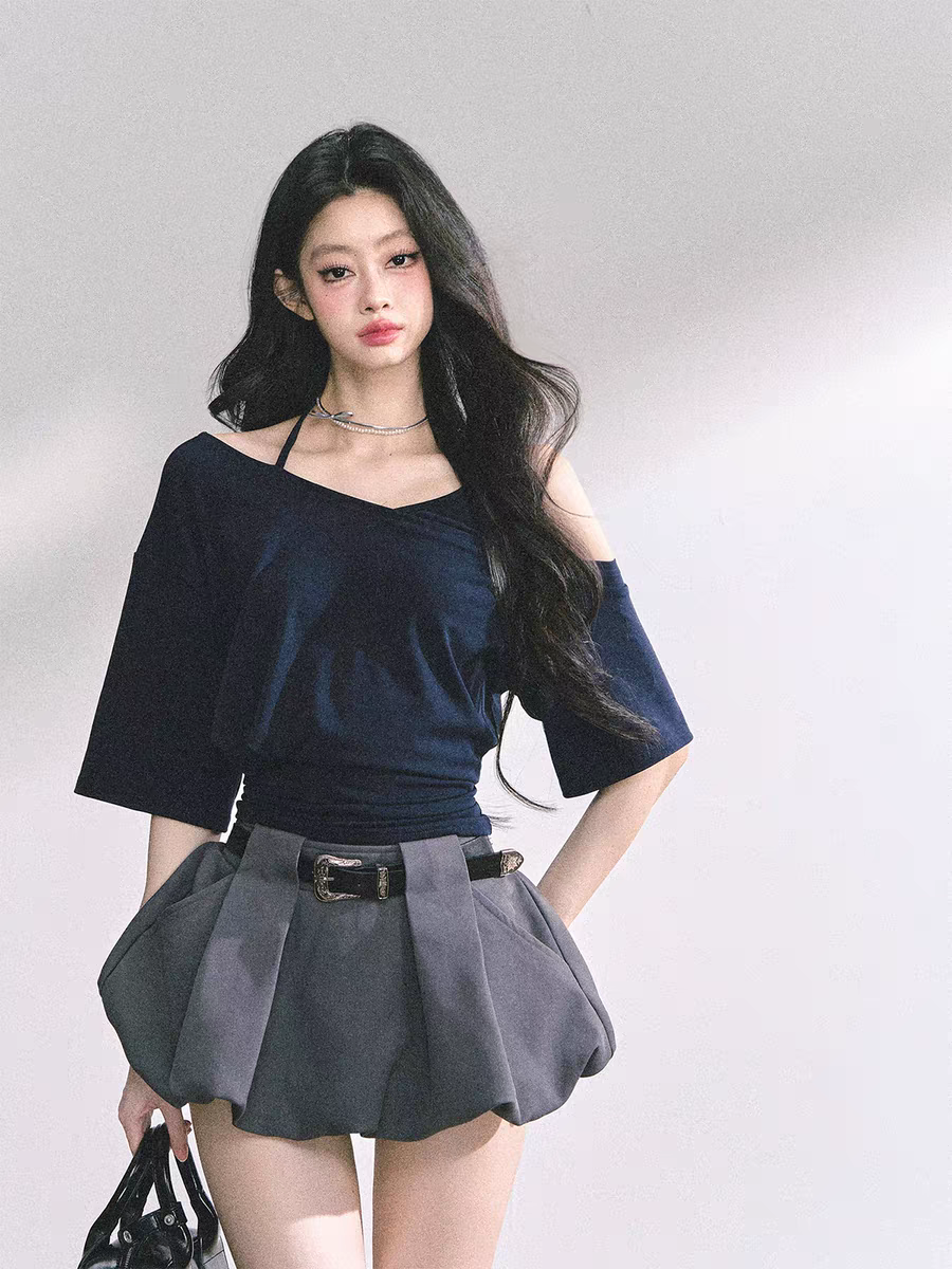 지능 느슨함 한 부서 비스듬한 어깨 반팔 행침 목 티셔츠 여성 여름 쇼트 스타일 핫걸 맨위