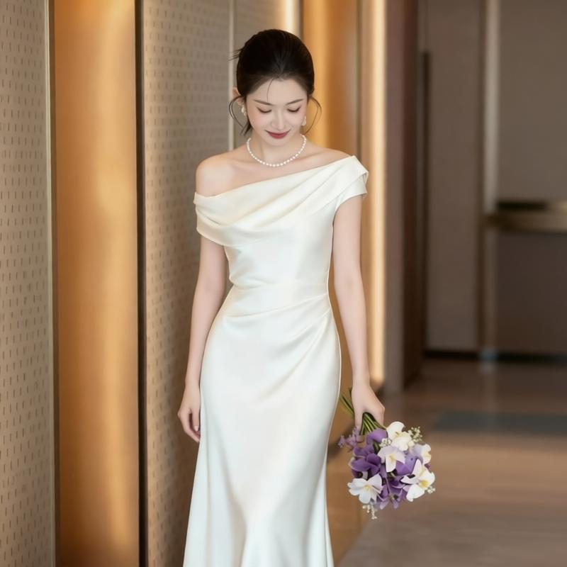 프랑스식 사회자 비스듬한 어깨 오프숄더 화이트 예복 생일 연례 회의 참여 드레스 아침 로브 라이센스 샤오 바이 치마