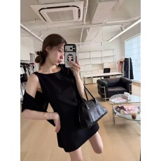 批发oker章壳儿<b class='q'>正品</b>2026夏季新款收腰修身显瘦露背短款背心裙连衣裙女