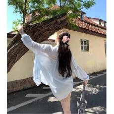批发镂空蕾丝拼接<b class='q'>条纹</b>防晒衬<b class='q'>衫</b>外套女2026夏宽松慵懒蓝色衬<b class='q'>衣</b>长袖上衣