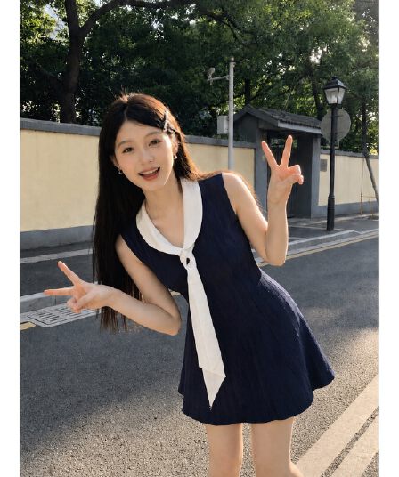 학원 스타일 해군 칼라 민소매 니트 드레스 해군 허리 수축 a 단어 플리츠 미니 스커트
