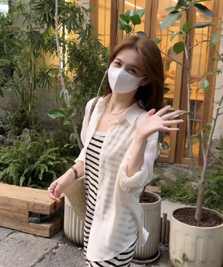 한 부서 민소매 조끼 스트라이프 여성 드레스 2023 여름 새로운 캐주얼 연령 감소 외국 가스 작은 대중 롱 코트 치마