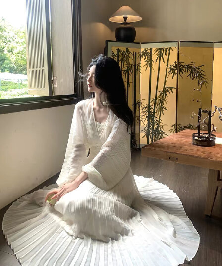 8.4 20 00pm 켜기 새로운 프라임 달 사직 압력 주름 레이스 드레스