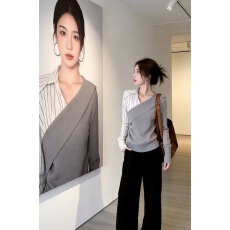 批发气质通勤秋季v领轻熟法式风假两件条纹<b class='q'>衬衫女</b>设计感长袖上衣2026