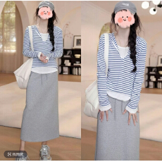 批发网红洋气炸街女装春夏假两件条纹连帽长袖T恤上衣百搭半身<b class='q'>裙套装</b>