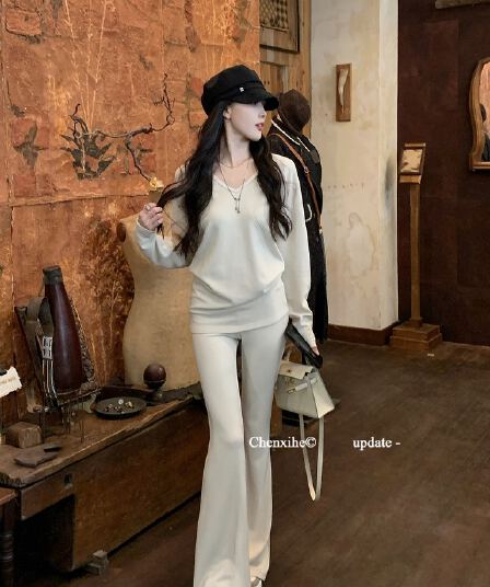 그는 아침 사계절 웨어러블 모달 캐주얼 세트 여성 새로운 V넥 몸매 가꾸기 슬림해 보이는 만나는 맨위 부츠컷 바지