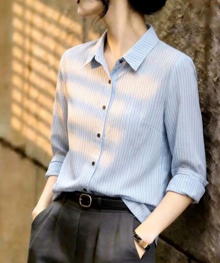 POLO 칼라 고유 한 아름다운 작은 셔츠 스트라이프 하늘색 여성 셔츠 2026 이른 가을 새로운 셔츠 맨위 자이언트 잘 생긴