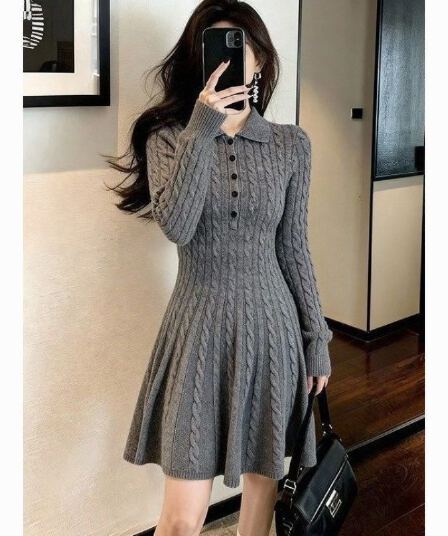 한국 POLO 칼라 허리 수축 슬림해 보이는 니트 드레스 2026 가을 새로운 작은 키 만나는 꽈배기 스웨터 드레스