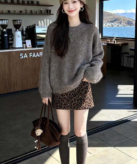 한 부서 이른 가을 chic 세트 여성 2026 새로운 느긋한 느슨함 센스 연령 감소 회색 맨위 반신 스커트 투피스 세트