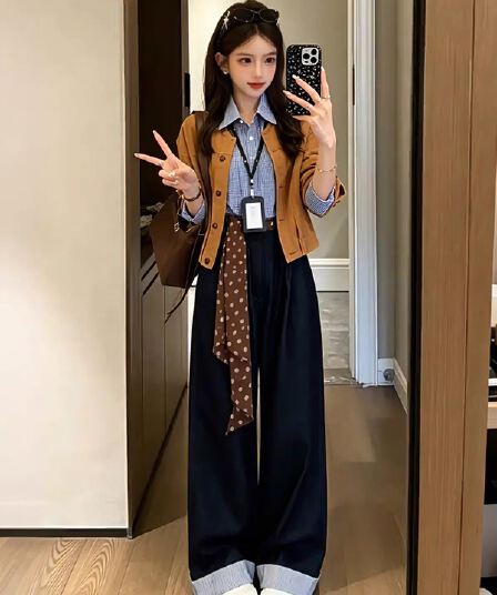 가을 ootd 착용 가져 가라. 전체 집합 한 부서 학원 스타일 파란색 스트라이프 셔츠 짧은 외투 와이드 레그 팬츠 세 조각 여성 세트
