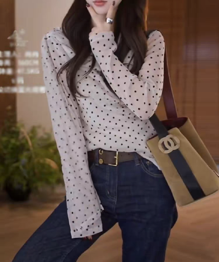 프랑스식 품격 비스듬한 칼라 도트 무늬 리본 긴팔 여성 셔츠 가을 새로운 고유 한 디자인 센스 슬림해 보이는 작은 셔츠 맨위