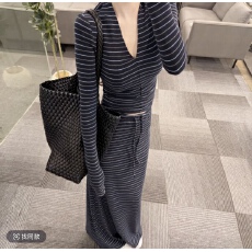 批发OS&oneshowV领长袖半身<b class='q'>裙</b>女韩版<b class='q'>条纹</b>2026秋季新款收腰包臀<b class='q'>裙</b>