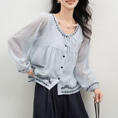 批发夏梵尼心动信号蓝色<b class='q'>衬衫</b>女新款长袖<b class='q'>刺绣</b>系带小衫娃娃衫上衣
