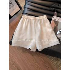 批发老钱风白色欧根纱刺绣短裤<b class='q'>女</b>2026新款夏外穿小个子休闲阔腿薄裤子