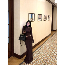 批发实拍实价 磨毛抓绒修身高领打底T恤女冬季+包臀鱼尾长裙套装