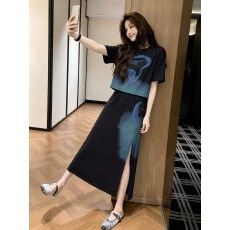 批发休闲运动套装女夏2026新款设计感印花<b class='q'>黑色</b>短袖开叉半身裙