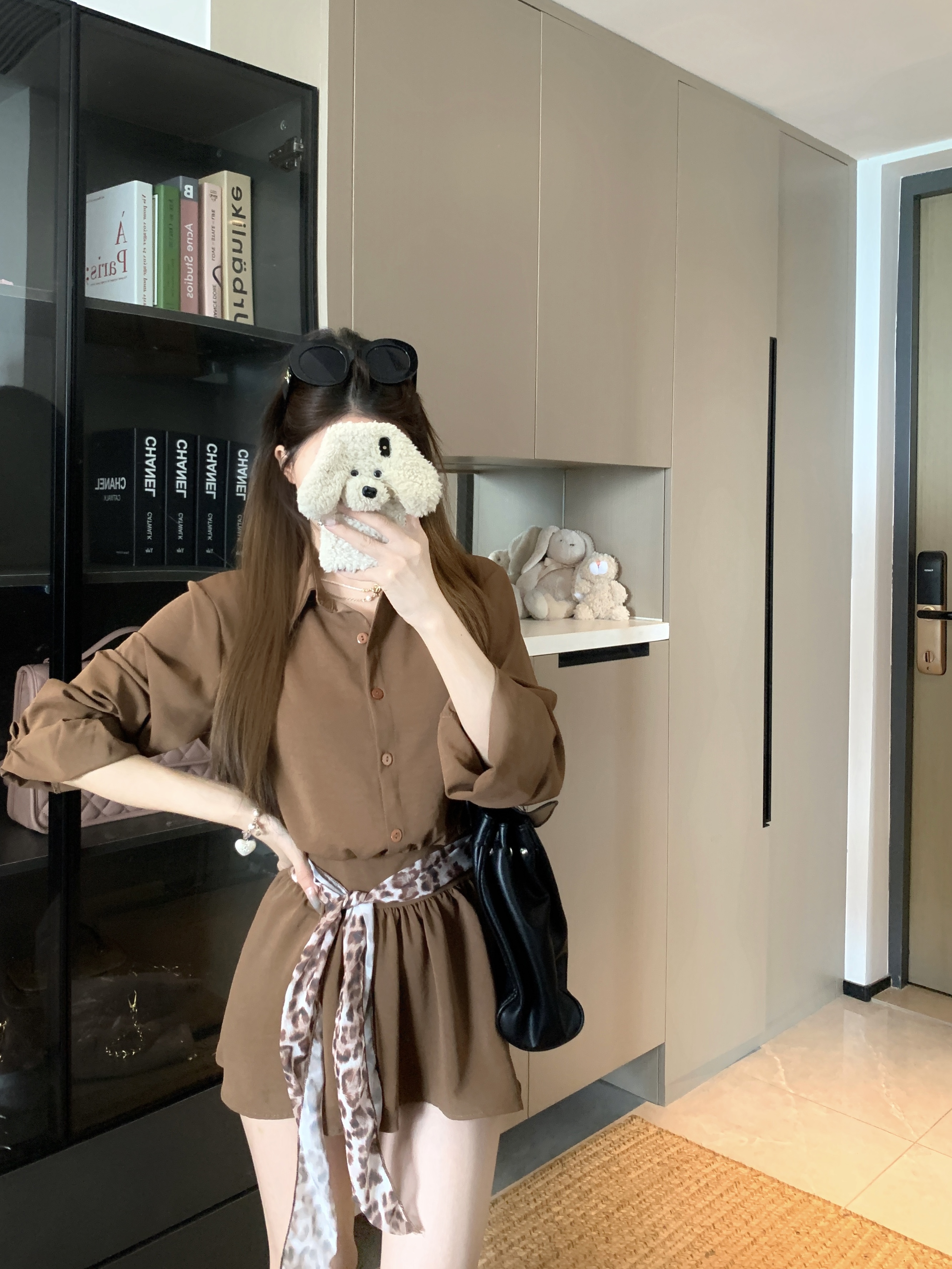 실사 정가 프랑스식 품격 POLO 칼라 셔츠 중간 길이 긴팔 미니멀리즘 셔츠 레오파드 무늬 스카프