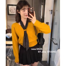 批发法式复古气质v领波点丝巾领带套头针织衫女秋冬加厚软糯<b class='q'>短款</b>毛衣