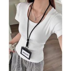 2026年早春新款韩版时尚U领短袖T恤女宽松显瘦百搭上衣带工牌