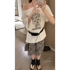 批发十三行26夏新款美式卡通印花短袖T恤女休闲设计感露肩上衣配皮带