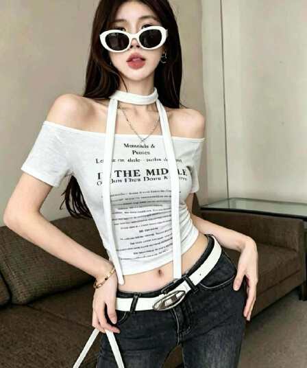 아메리칸 핫걸 센스 비스듬한 칼라 성별 오프숄더 반팔 티셔츠 여성 2026 여름 새로운 벨트 목도리 리본