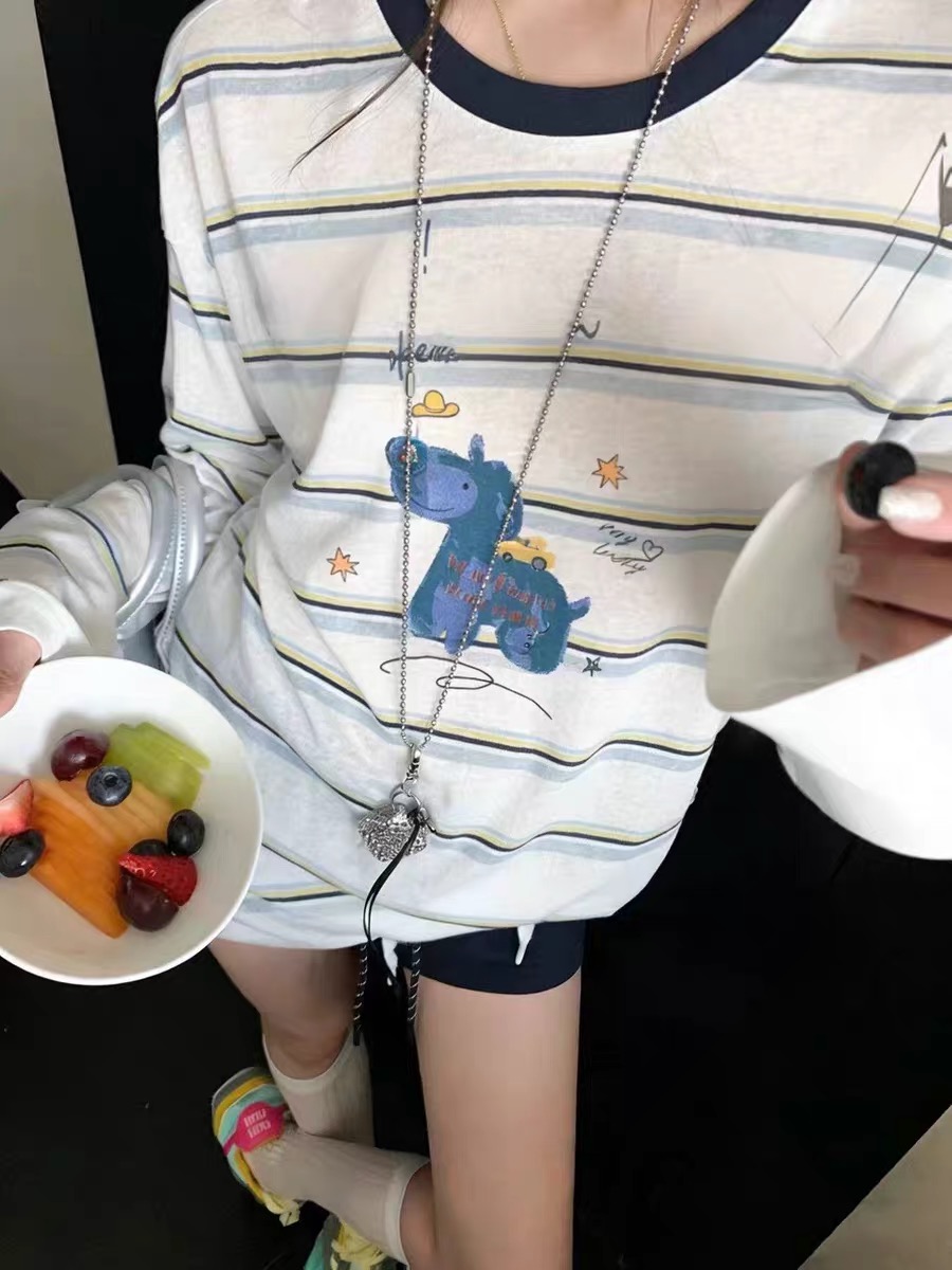 한 부서 연령 감소 배색 라운드 넥 만화 작은 말 프린트 긴팔 티셔츠 여성 봄 여름 새로운 루즈핏 다용도 맨위 ins