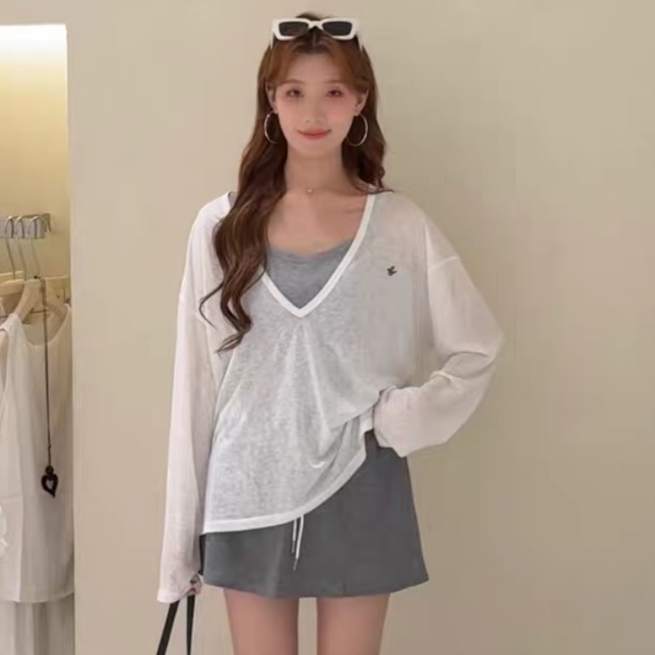 한 부서 스트라이프 페이크 레이어드 2 세트 자외선 차단 의류 여성 여름 얇은 스타일 V넥 루즈핏 슬림해 보이는 캐주얼 티셔츠 세트
