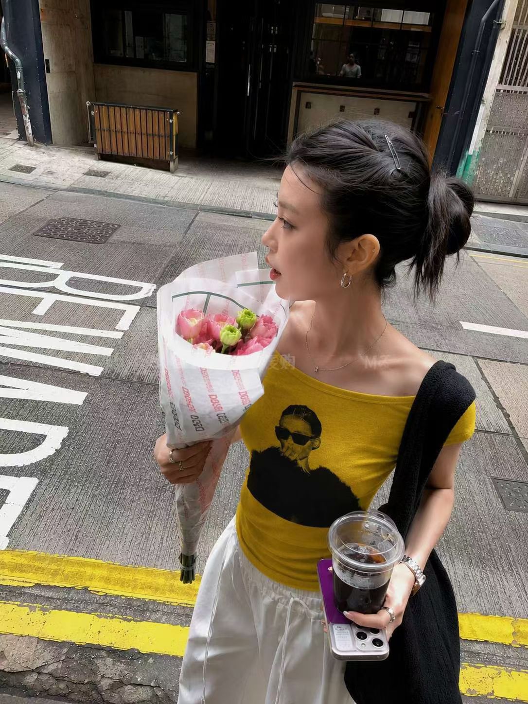 아메리칸 레트로 슈퍼 잘 생긴 핫걸 비스듬한 어깨 반팔 티셔츠 여성 여름 디자인 센스 고유 한 아름다운 다용도 오프숄더 맨위