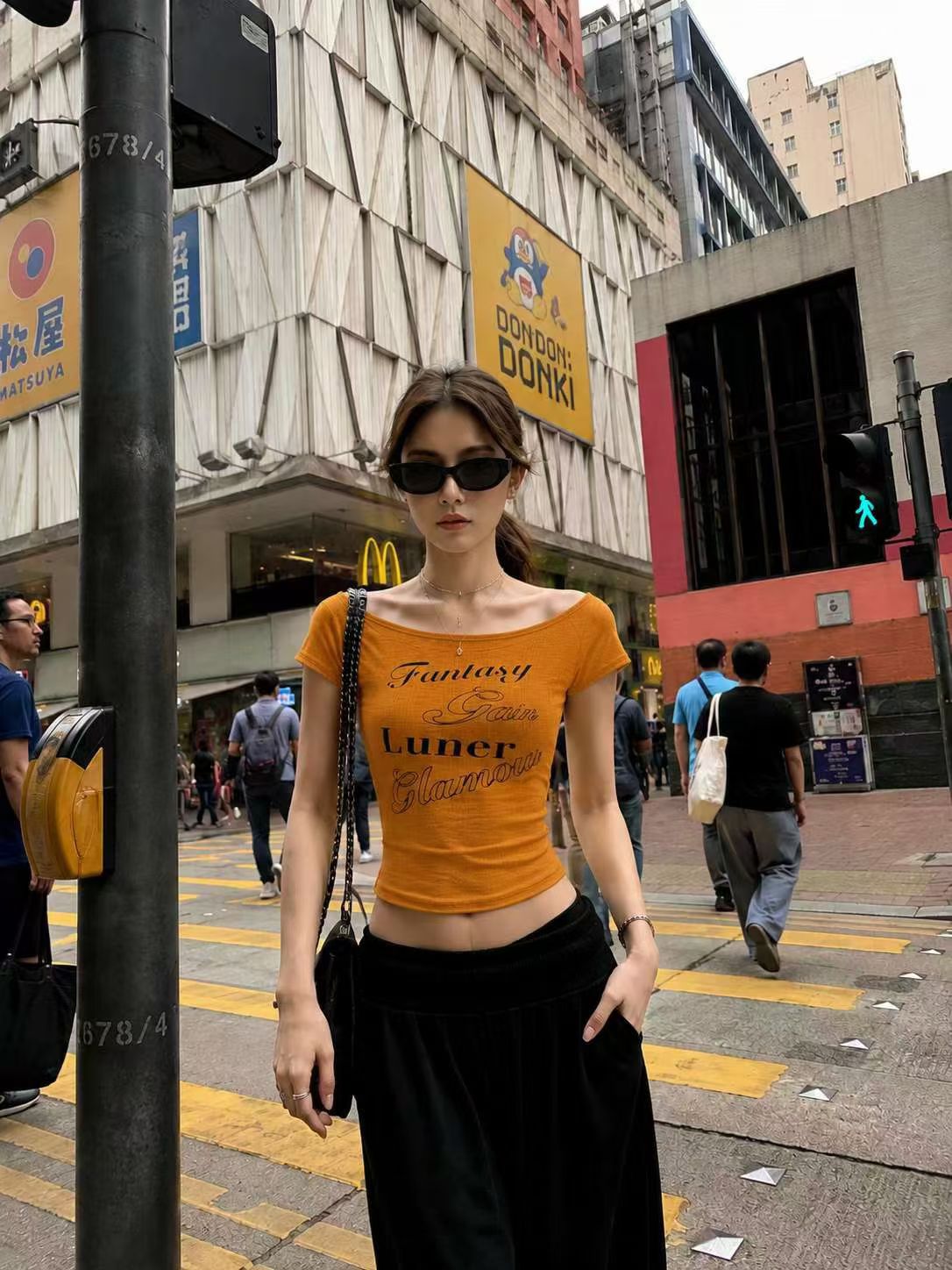 순수한 욕망 핫걸 보트넥 알파벳 프린트 반팔 티셔츠 여성 26 여름 새로운 몸매 가꾸기 슬림해 보이는 다용도 쇼트 스타일 맨위